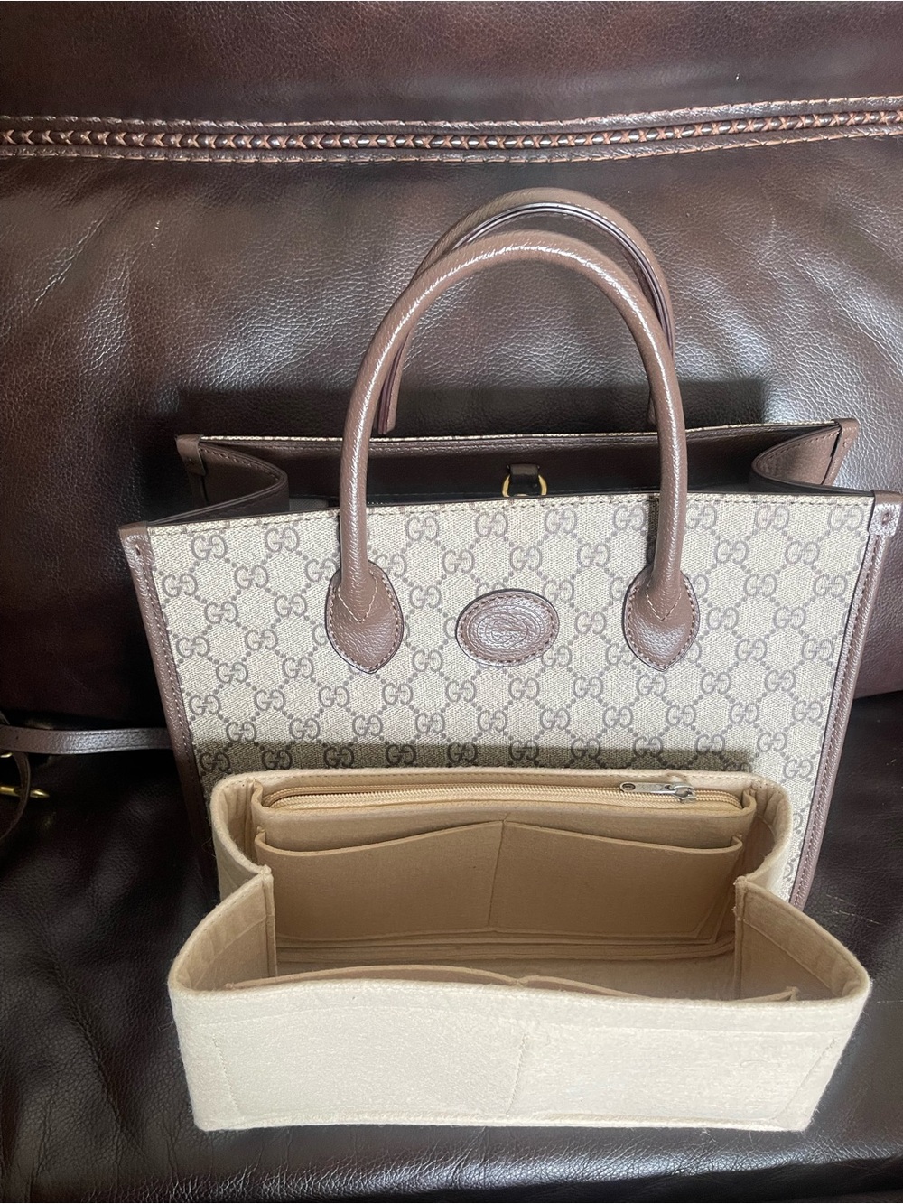 Gucci Beige GG Supreme Canvas Tote with Brown Leather Trim - Picture 5 of 8